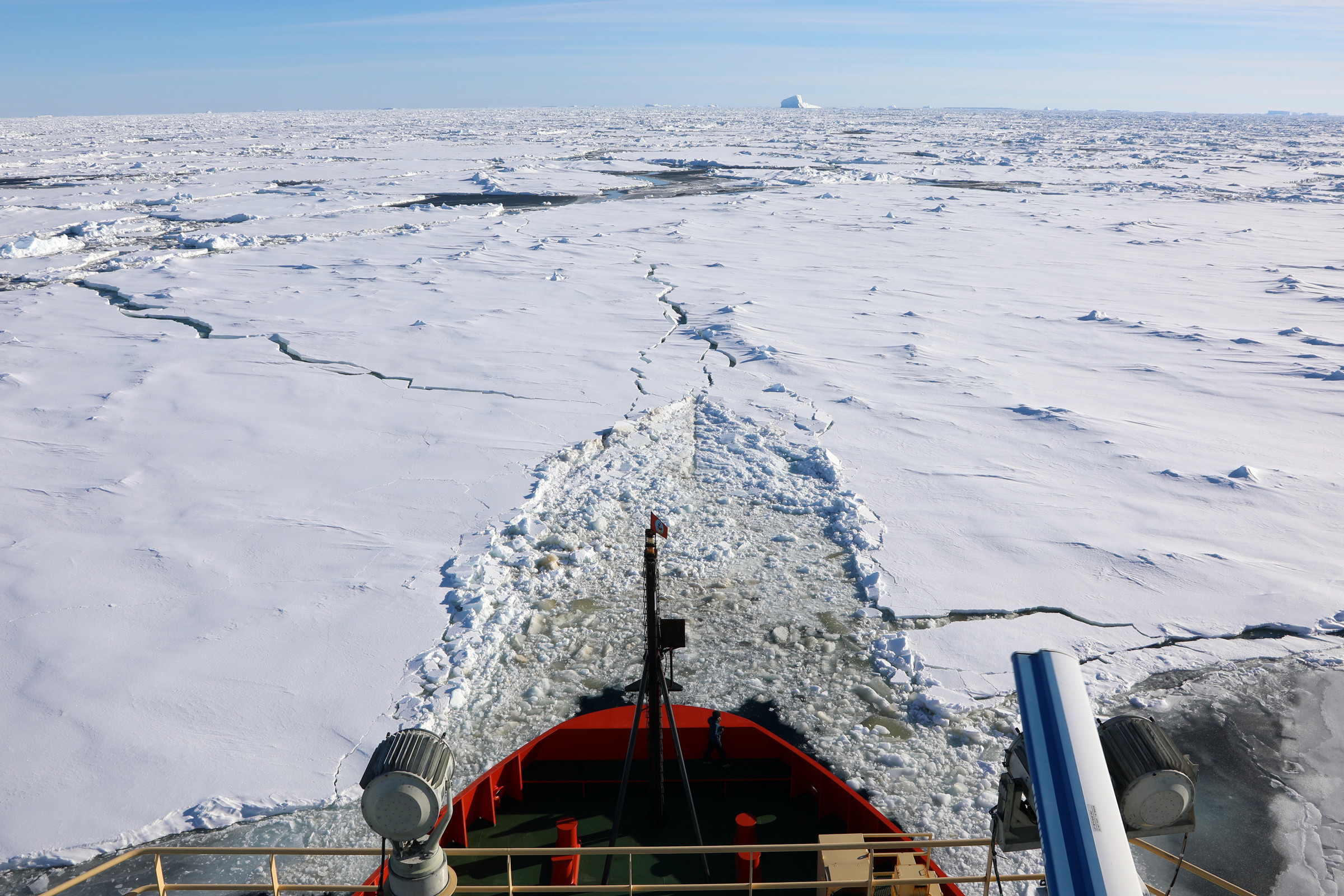 The Nathaniel B. Palmer icebreaking en route to Rothera. Photo credit: Linda Welzenbach/Rice University