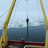 Sending a kasten core to the seafloor