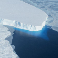 Thwaites Glacier tongue. Photo credit: Wikicommons